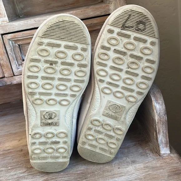 SOLD 🤍 Moon Boots with Tecnica size 6-8 - Picture 9 of 11